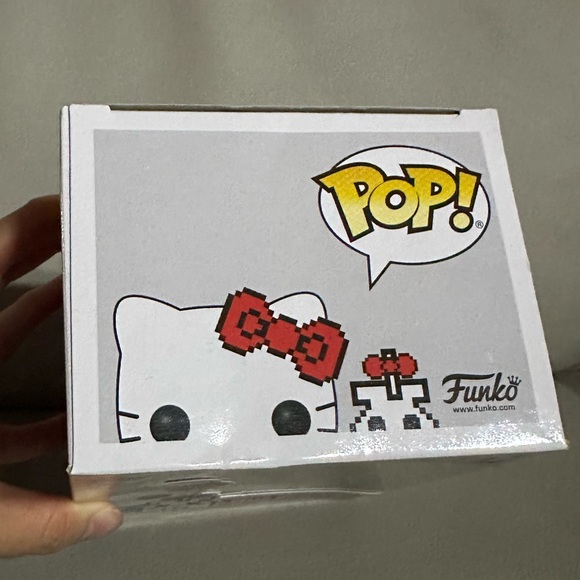 Funko Pop Hello Kitty 8 bit 45th Anniversary 31 - Picture 5 of 6